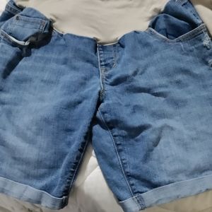 Old Navy Maternity shorts